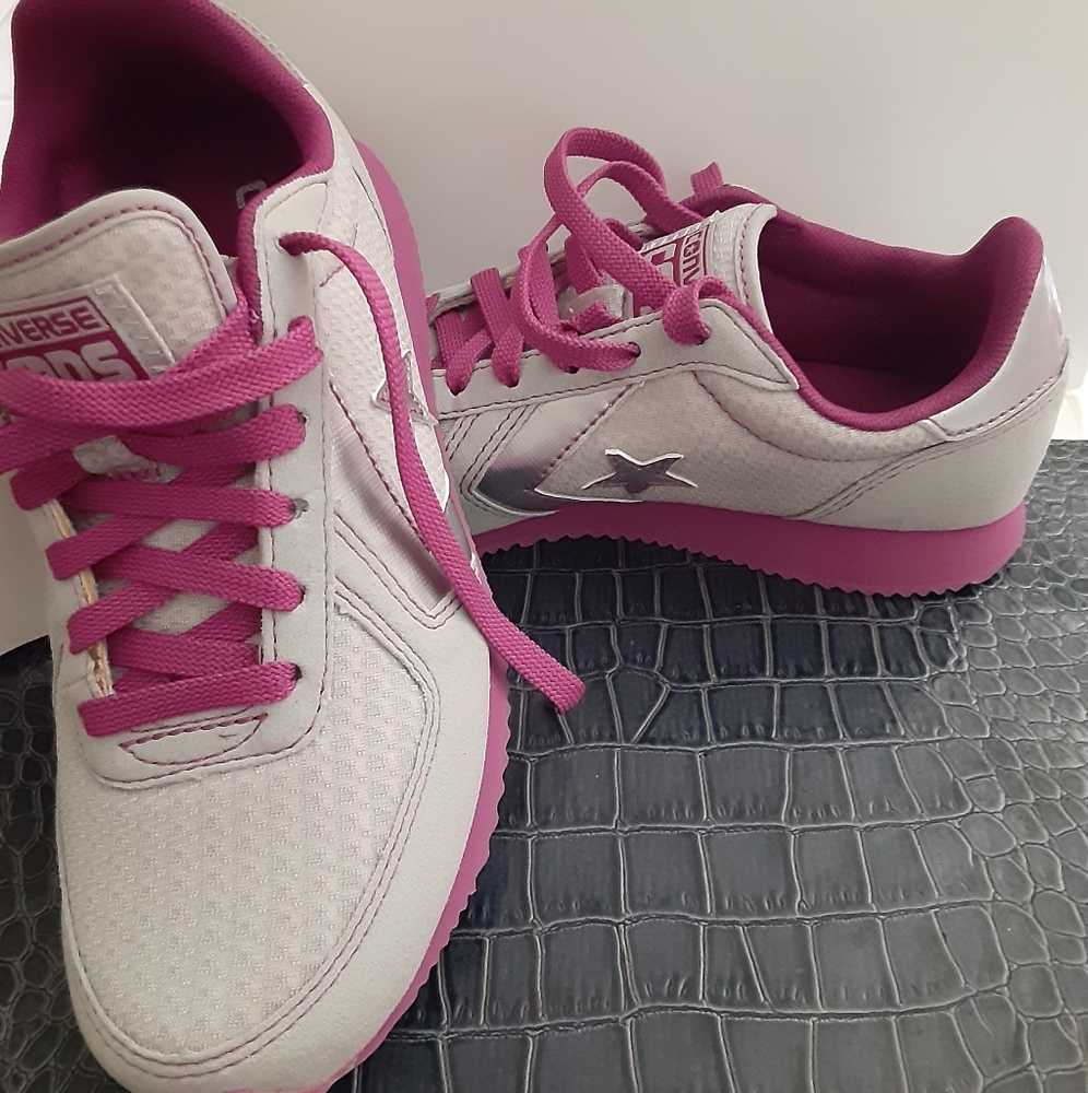 Converse Cons size 5
